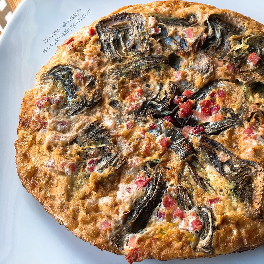 Tortilla de alcachofas y jamón