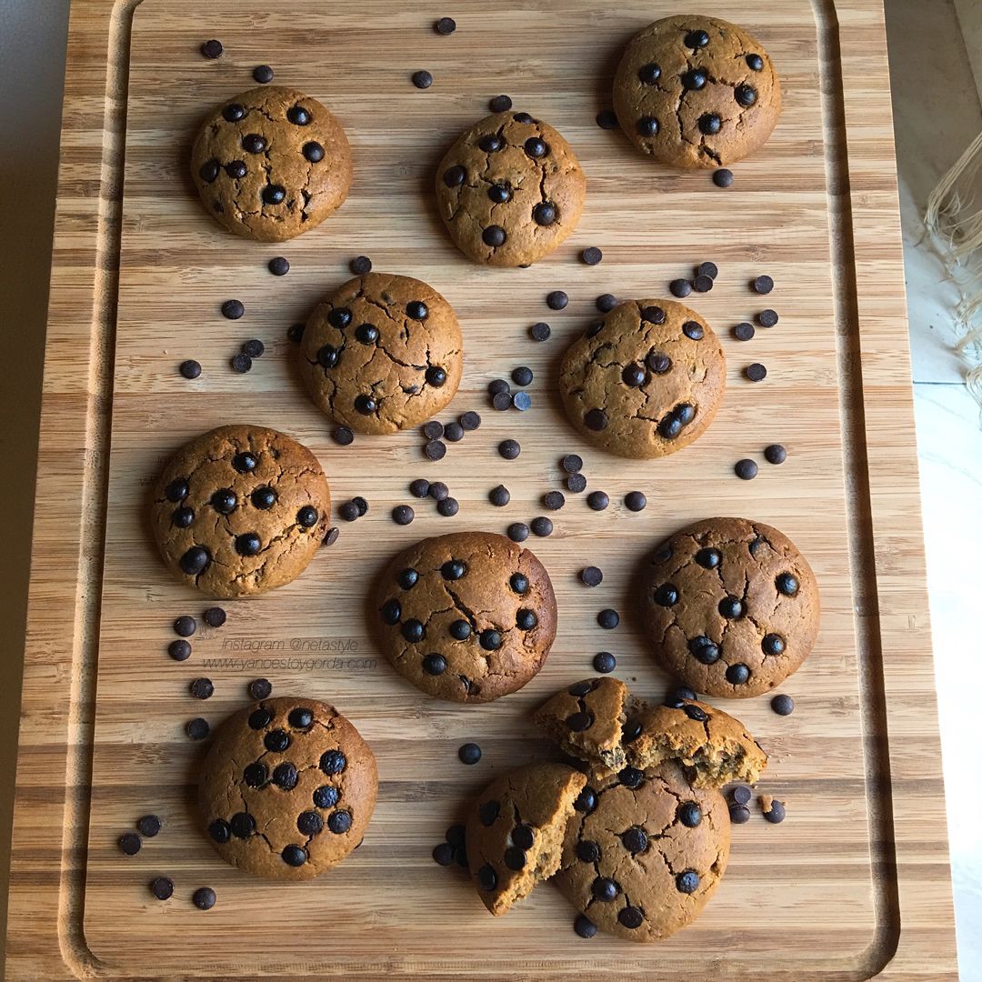 GALLETAS CON CHISPAS DE CHOCOLATE Galletas con chispas de chocolate