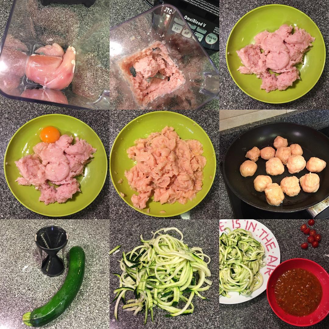 Falsos tallarines con albóndigas de pollo "fit" Falsos tallarines con albóndigas de pollo "fit"