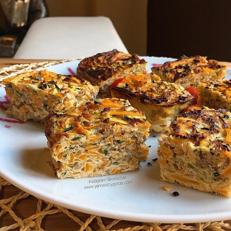 Tortilla de calabacín, zanahoria y ternera picada al microondas