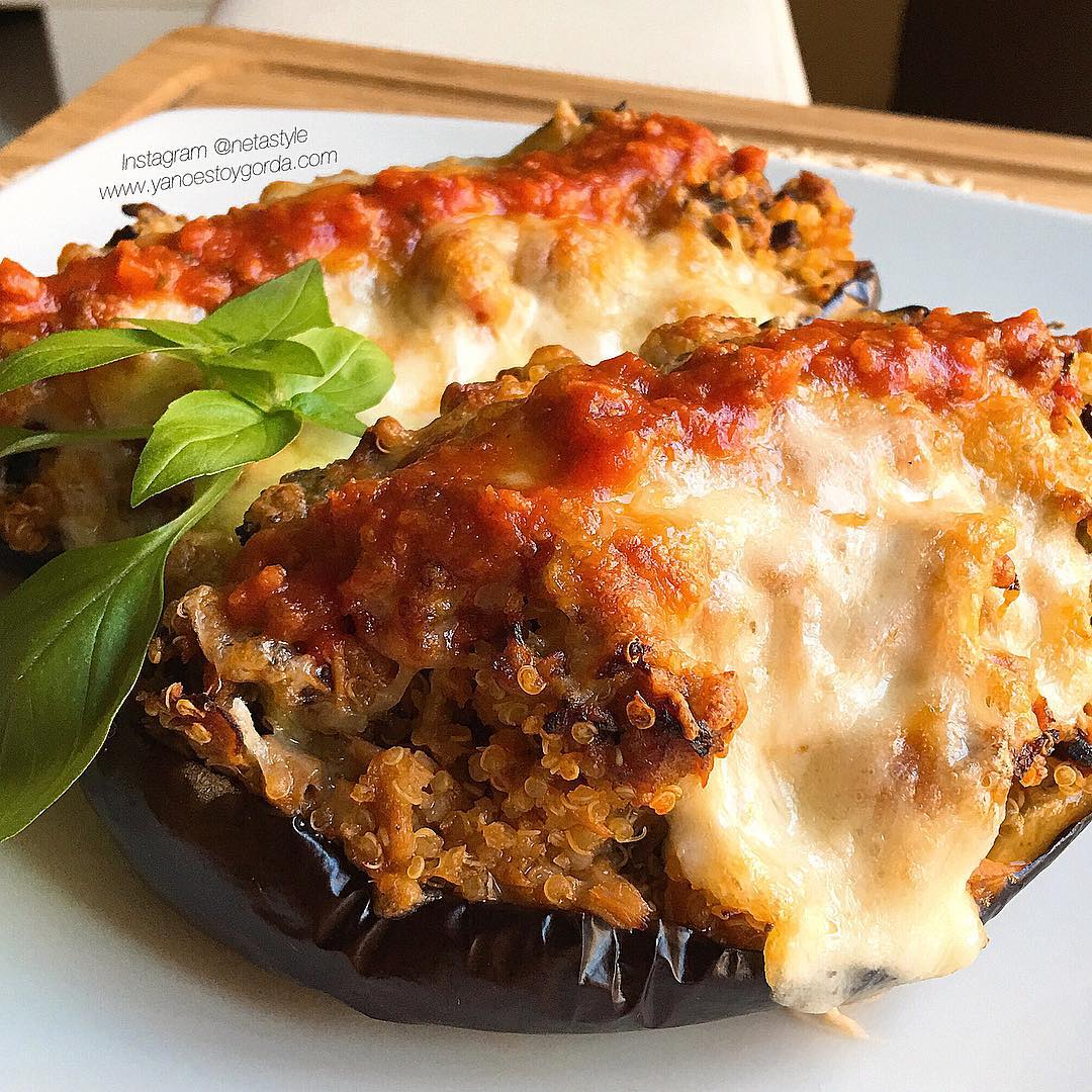Berenjenas rellenas de quinoa, brócoli y atún