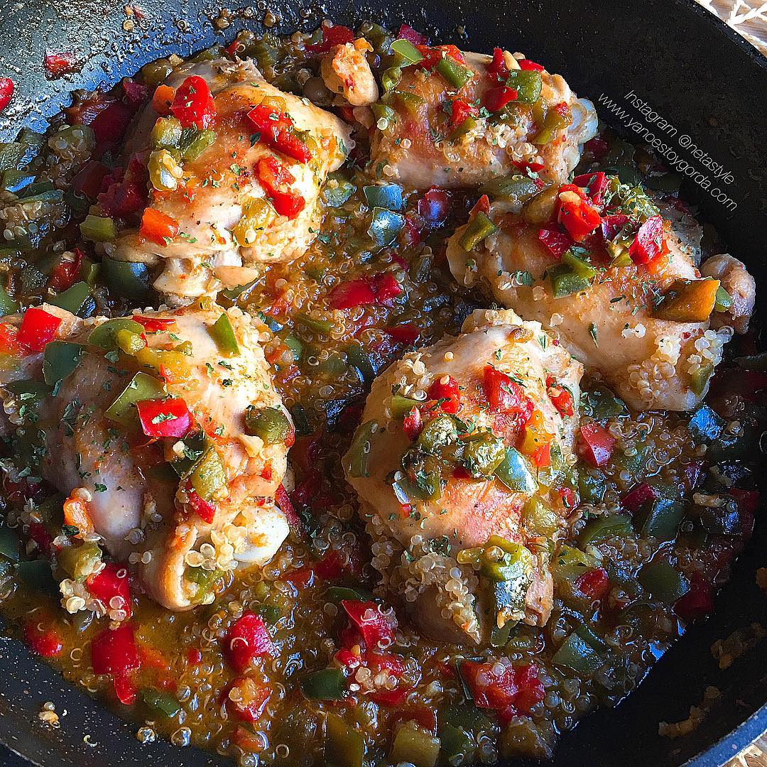 Pollo con quinoa y pimientos