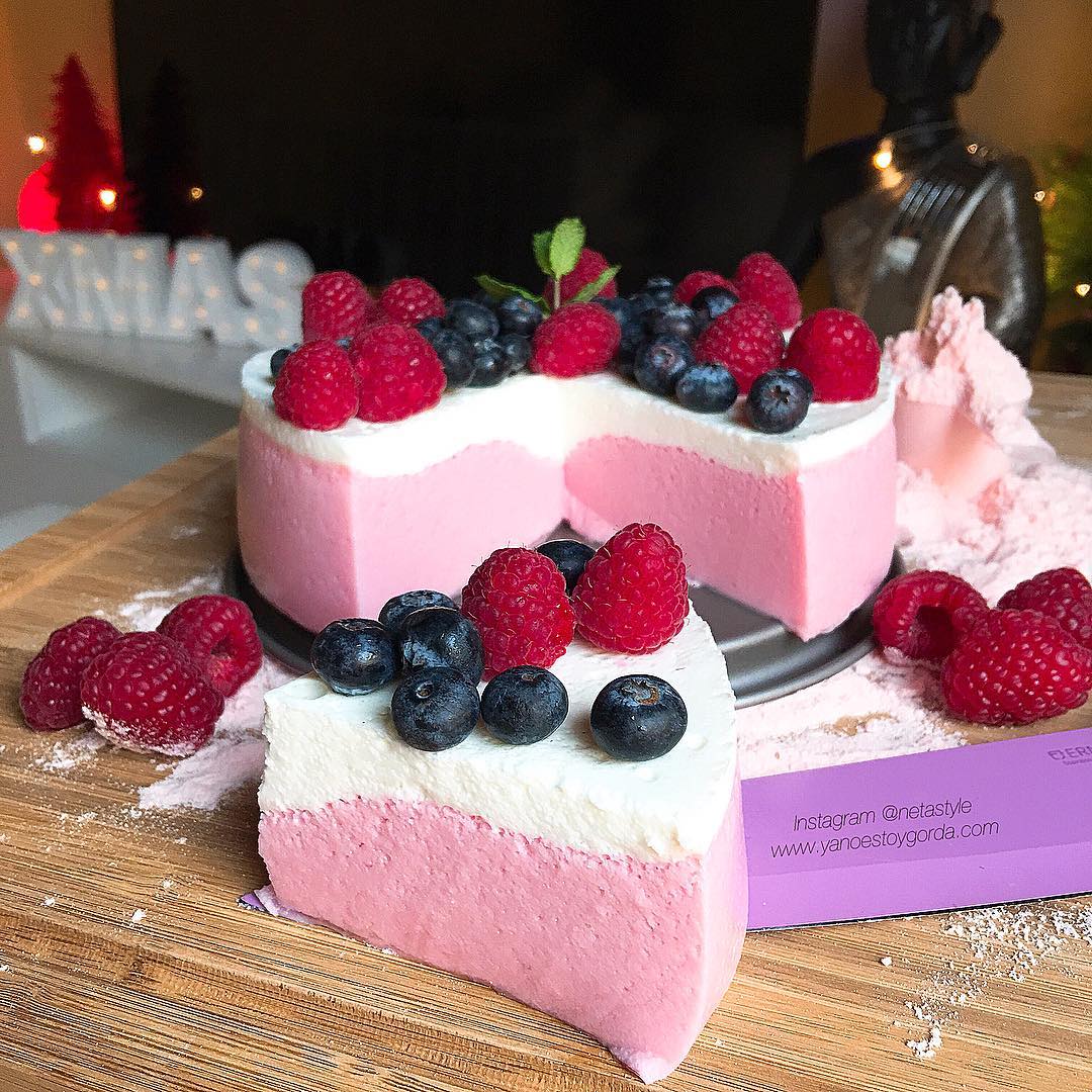 Cheesecake proteico de frutas del bosque Cheesecake proteico de frutas del bosque