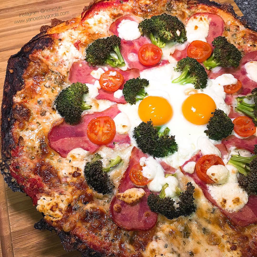 Fajipizza de bacon de pavo y brócoli