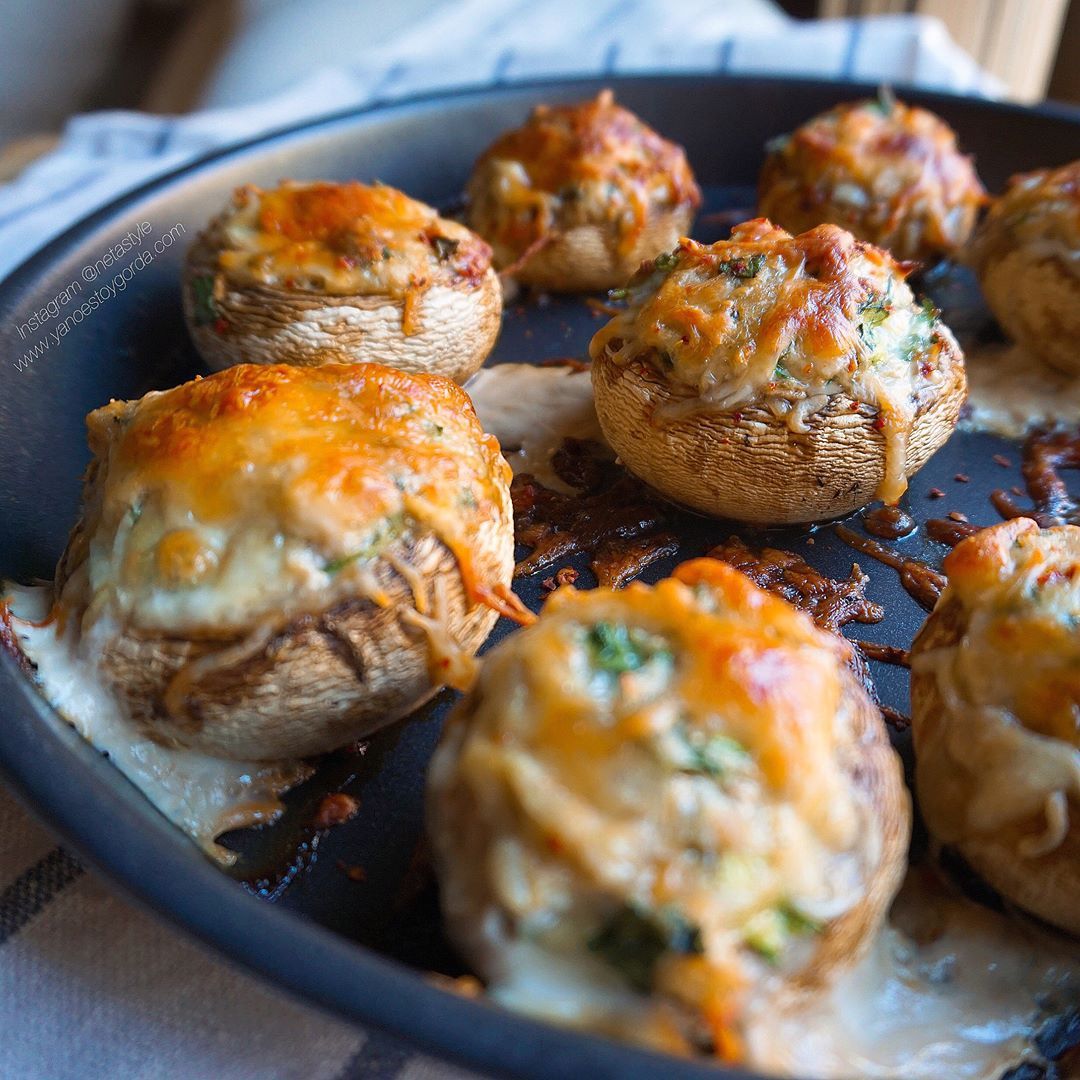 Champiñones rellenos de espinacas y atún RECETA FITNESS: Champiñones rellenos de espinacas y atún