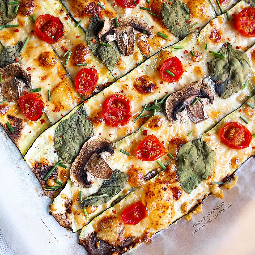 PIZZA DE CALABACÍN CON VERDURAS PIZZA DE CALABACÍN CON VERDURAS