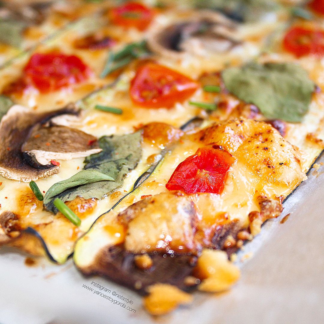 PIZZA DE CALABACÍN CON VERDURAS PIZZA DE CALABACÍN CON VERDURAS