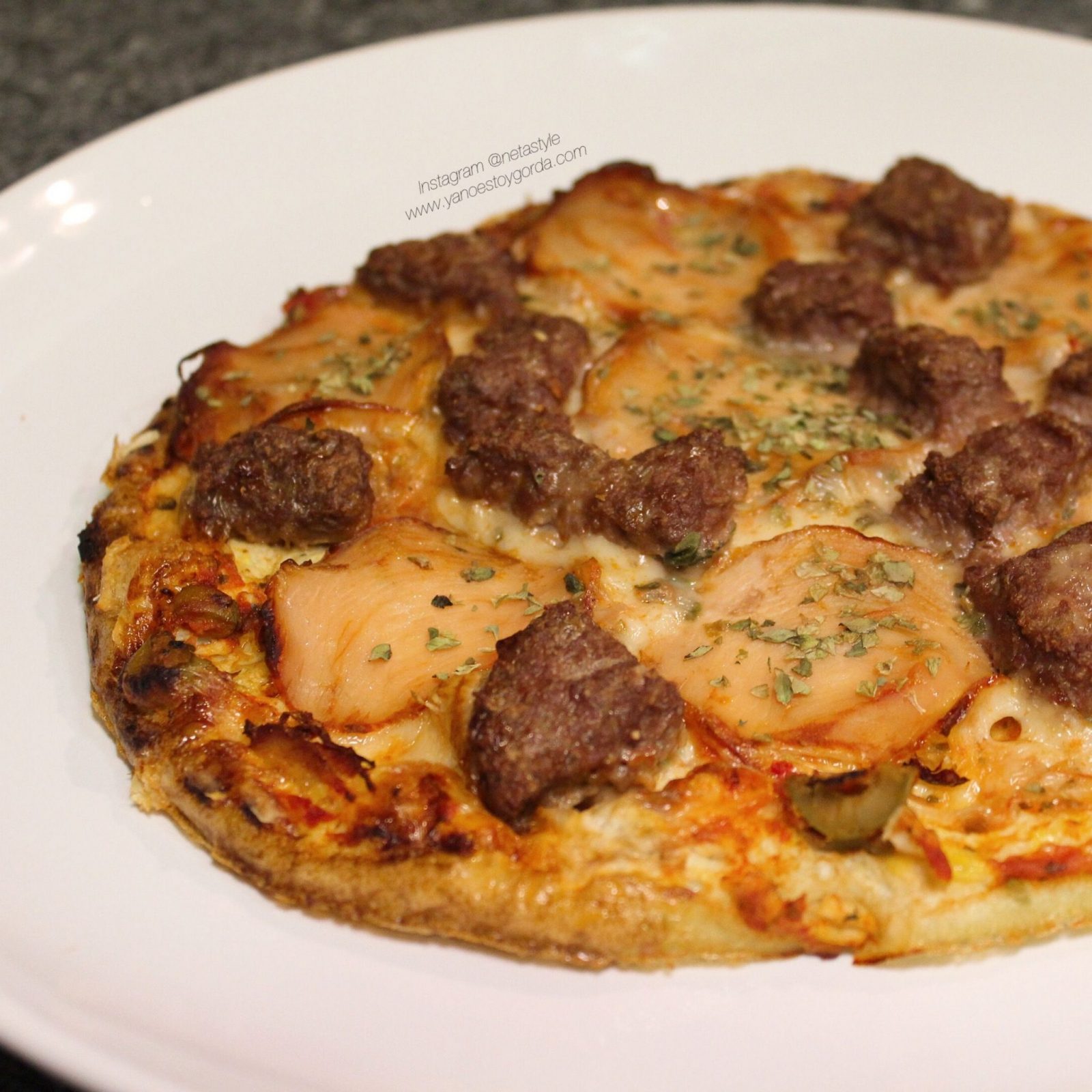 TORTILLA PIZZA DE HAMBURGUESA DE TERNERA TORTILLA PIZZA DE HAMBURGUESA DE TERNERA