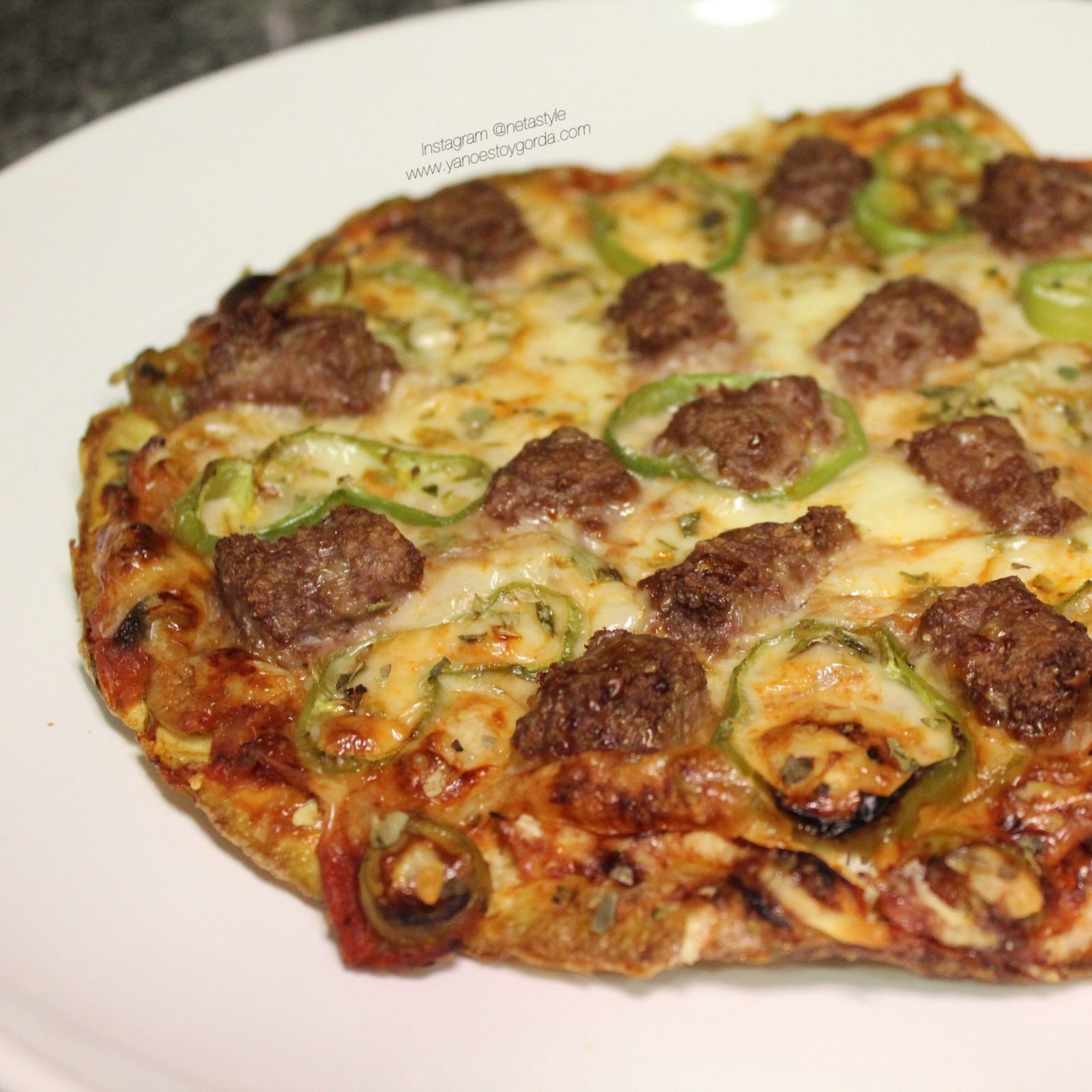 TORTILLA PIZZA DE HAMBURGUESA DE TERNERA TORTILLA PIZZA DE HAMBURGUESA DE TERNERA