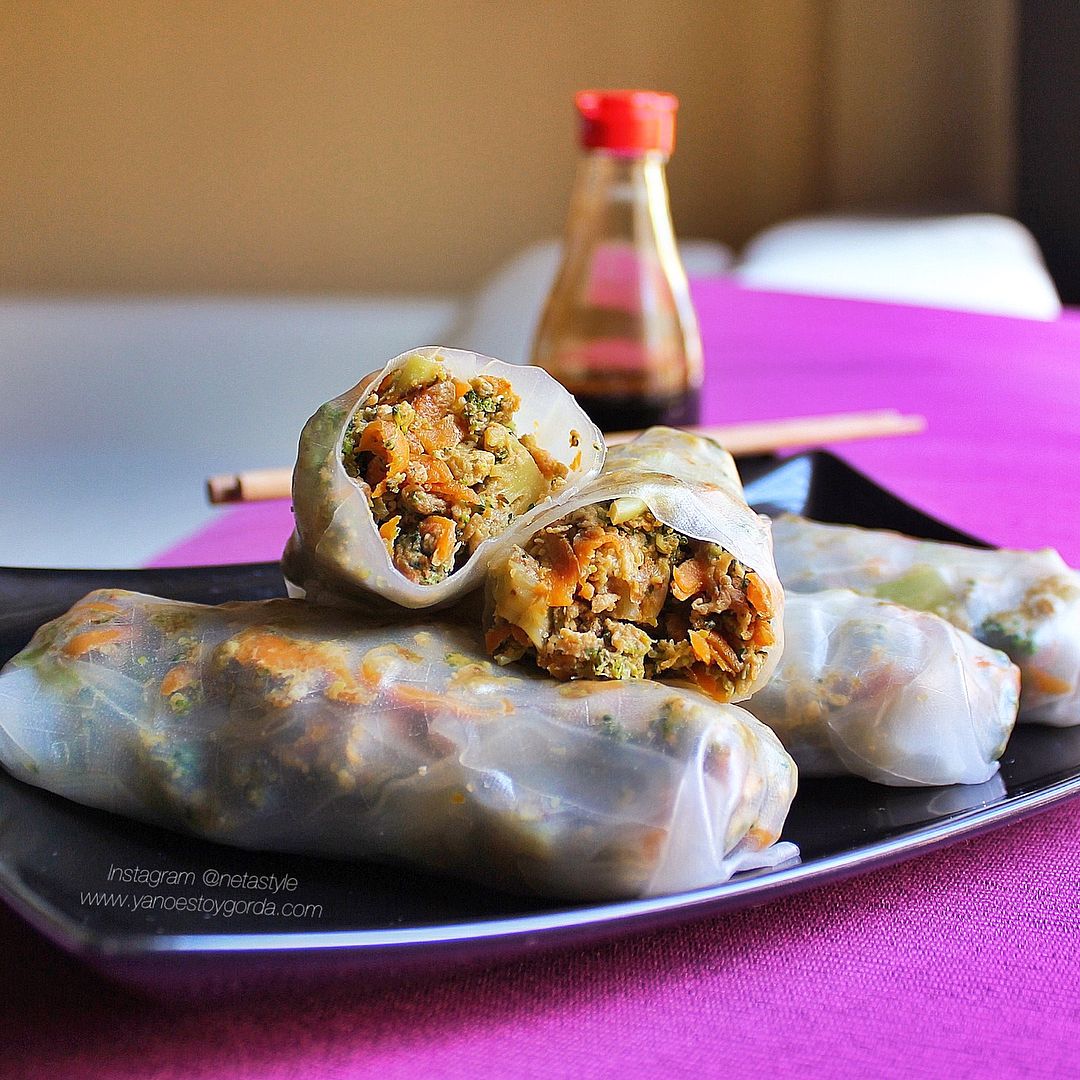Rollitos de brócoli, zanahoria y huevos a la soja