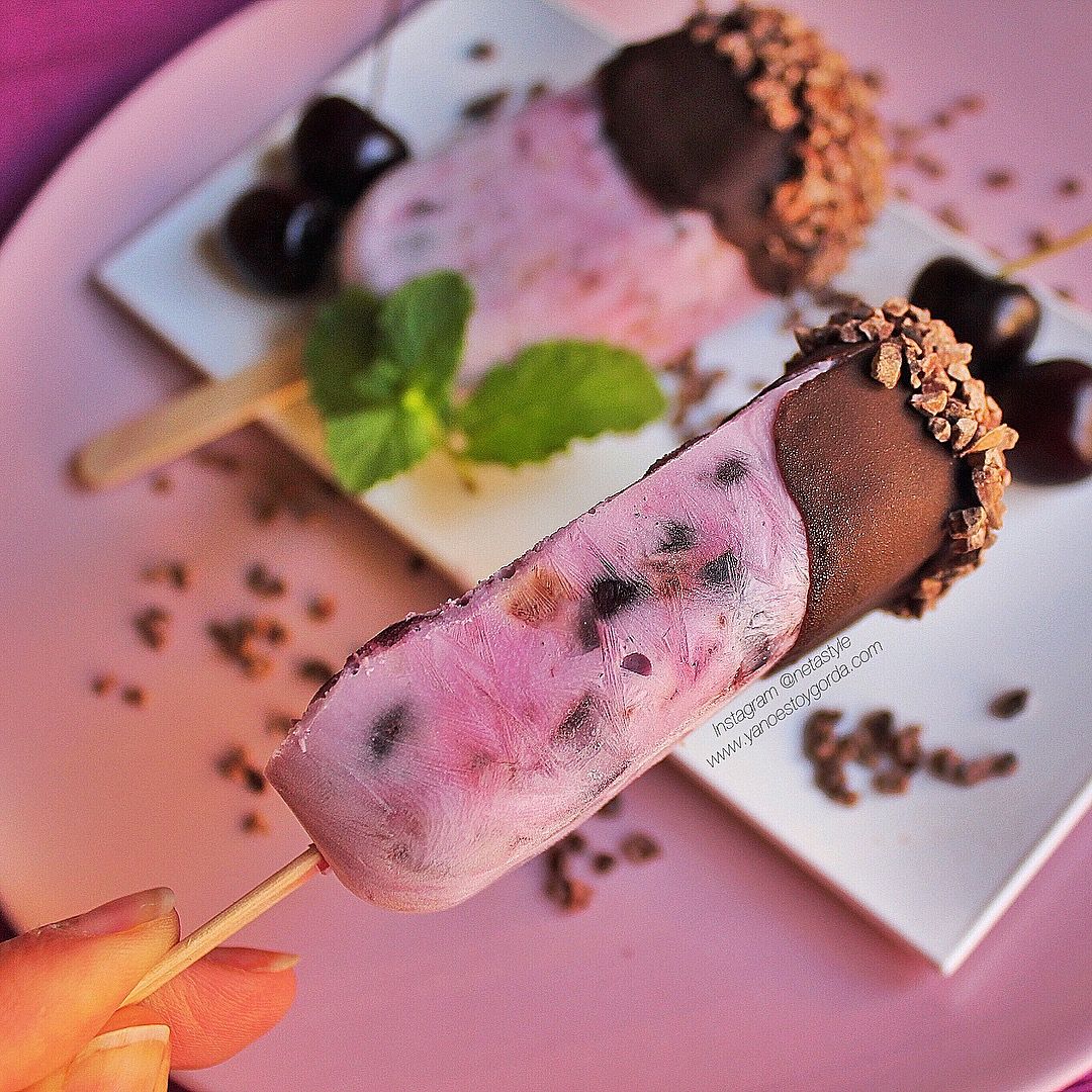 Helado saludable de cerezas y cacao Helado saludable de cerezas y cacao