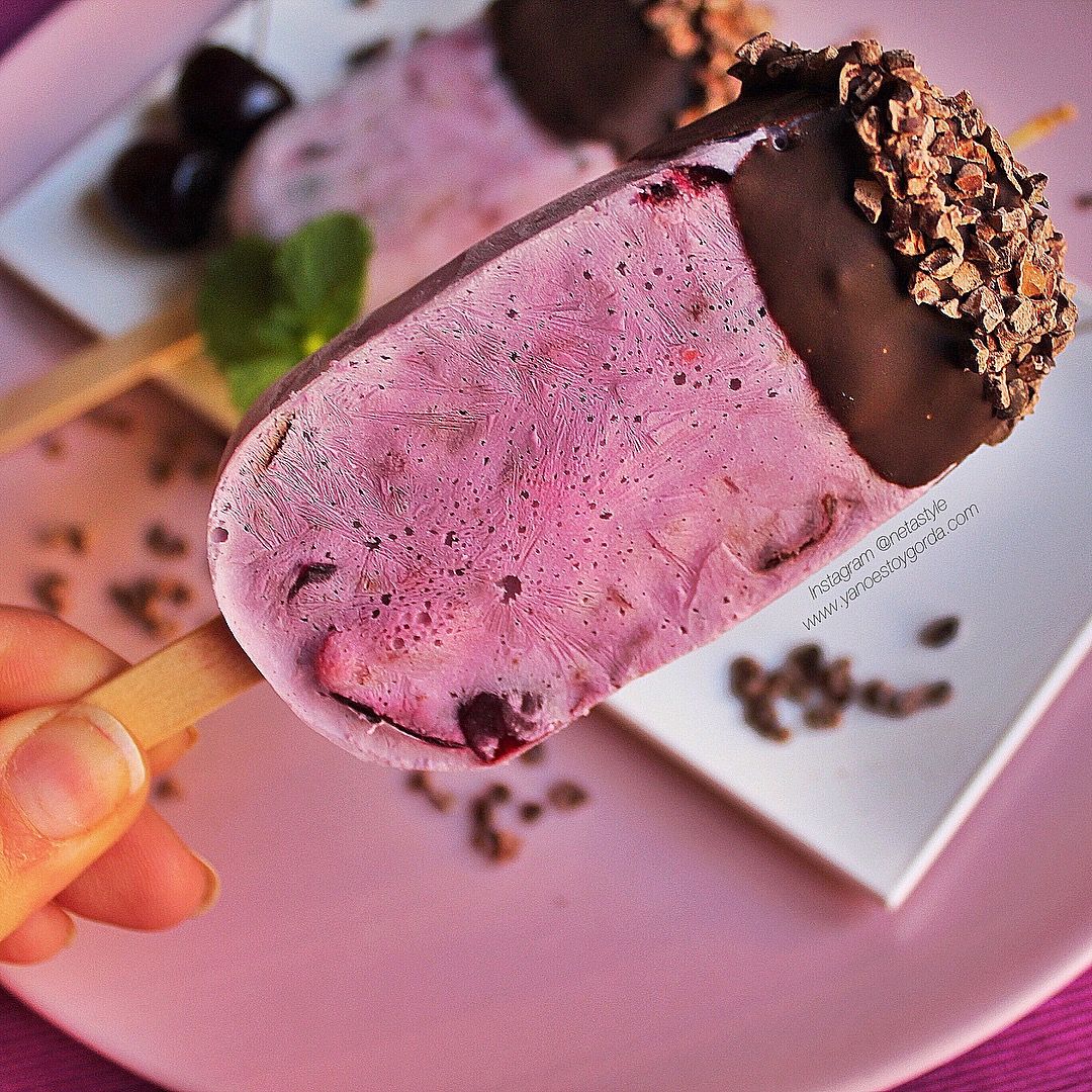 Helado saludable de cerezas y cacao Helado saludable de cerezas y cacao