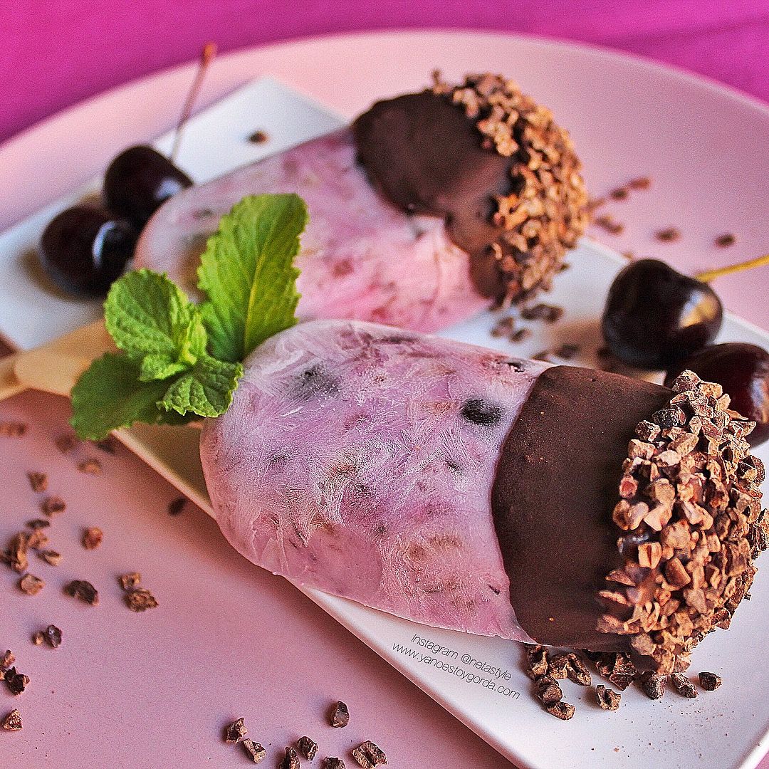 Helado saludable de cerezas y cacao Helado saludable de cerezas y cacao