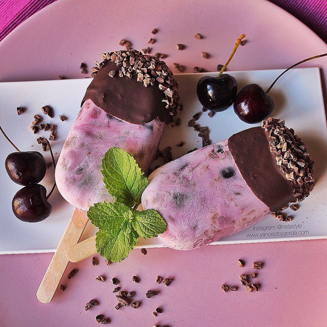 Helado saludable de cerezas y cacao Helado saludable de cerezas y cacao