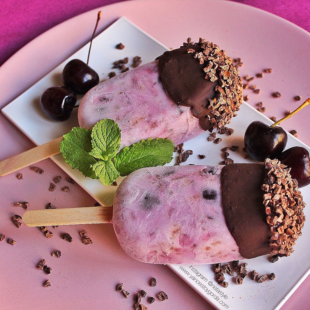 Helado saludable de cerezas y cacao Helado saludable de cerezas y cacao