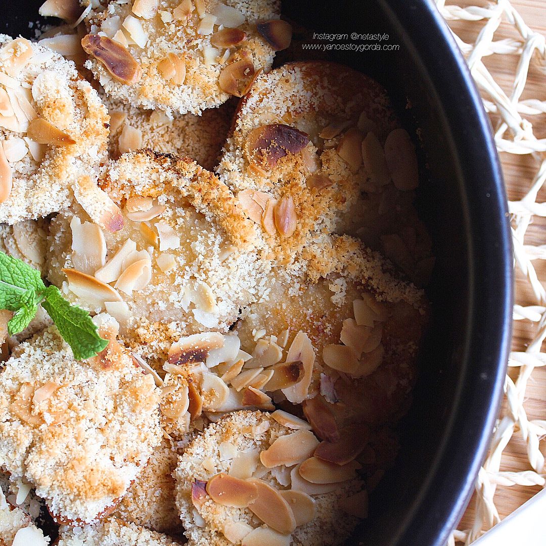 Albaricoques con almendras Albaricoques con almendras