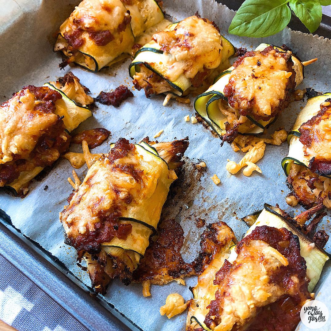 Canelones de calabacín rellenos de pollo