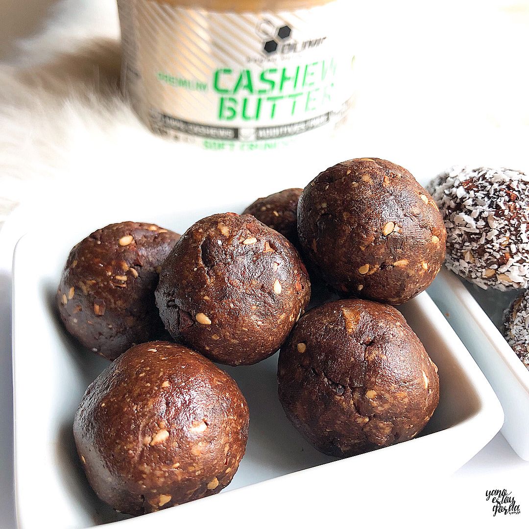 BOLITAS VEGANAS DE ANACARDOS Y CACAO BOLITAS VEGANAS DE ANACARDOS Y CACAO