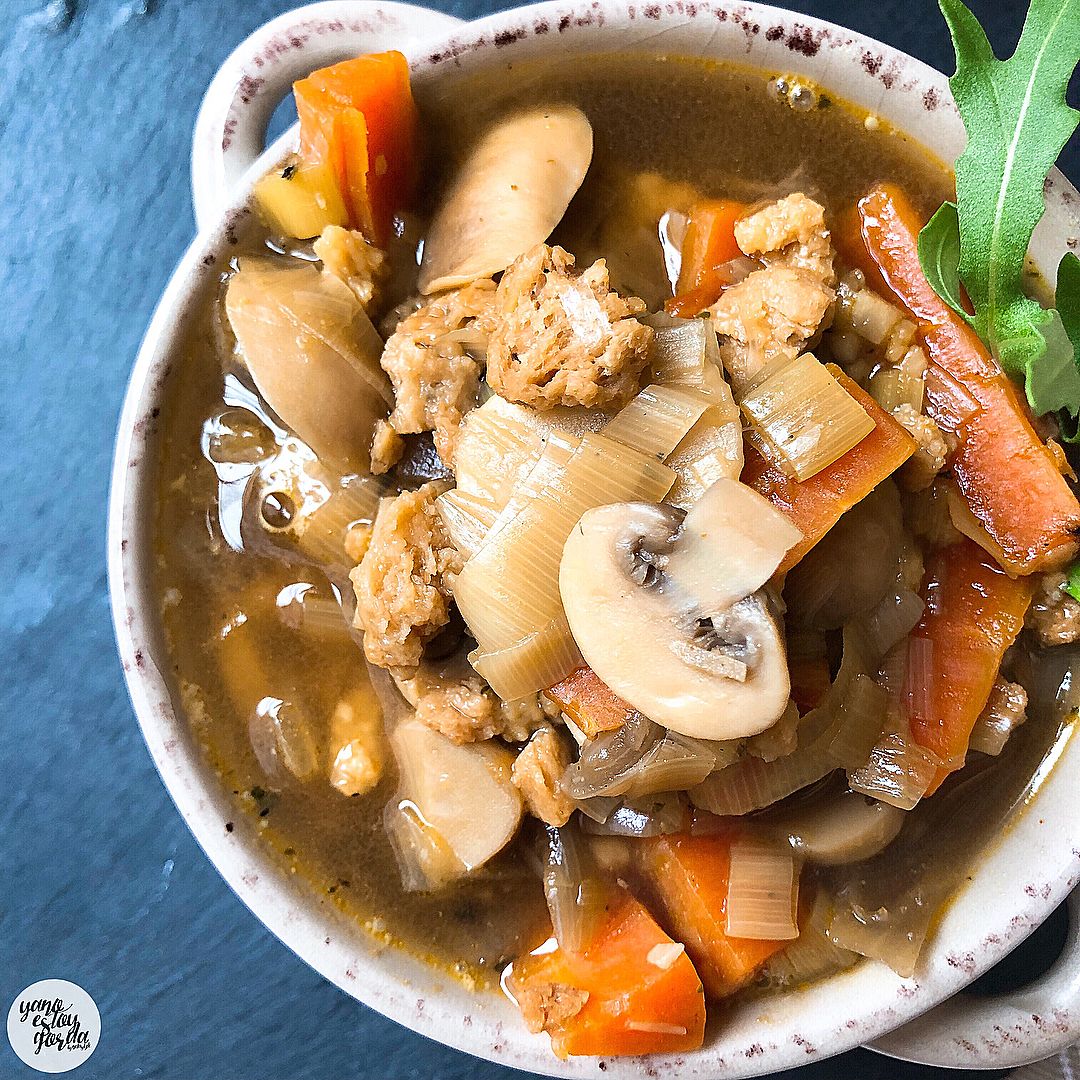 Sopa de champiñones con soja texturizada