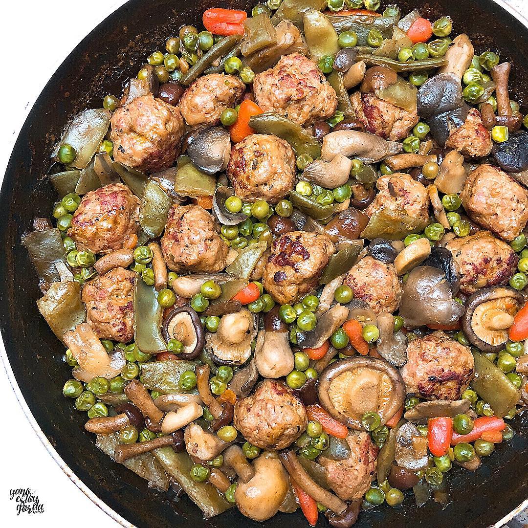 Menestra de verduras con albóndigas
