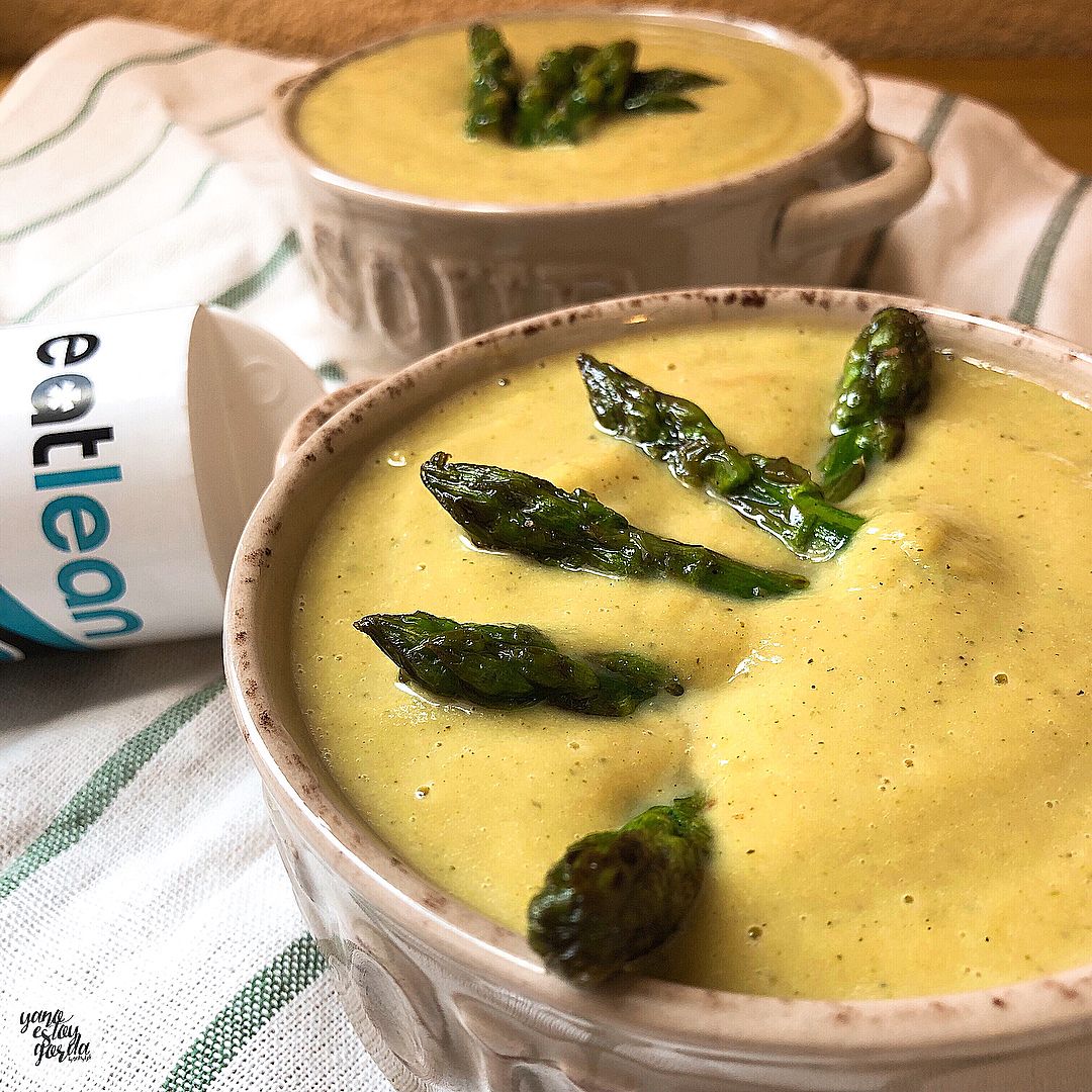 Crema de espárragos con queso proteínico Crema de espárragos con queso proteínico