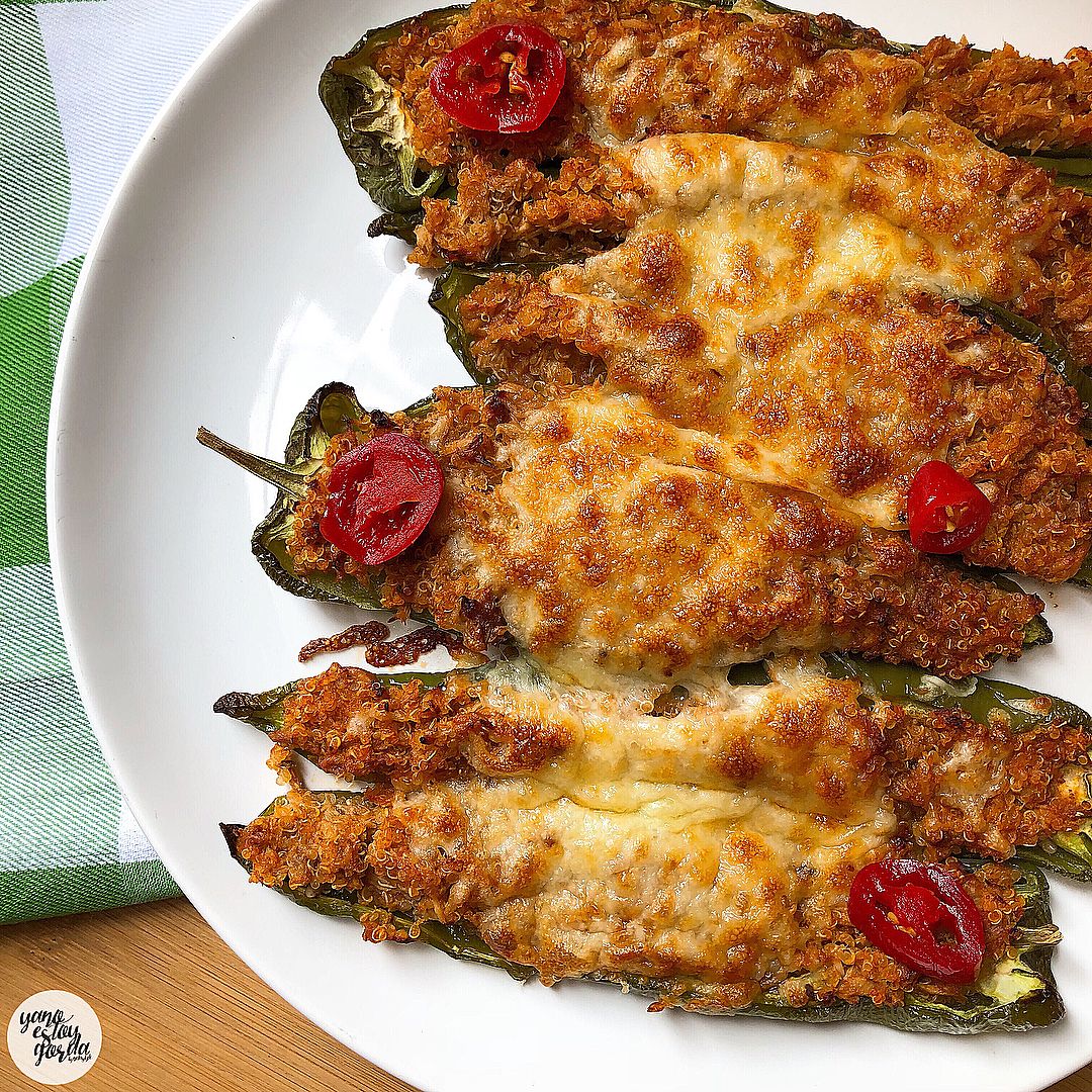 Pimientos rellenos de quinoa y atún Pimientos rellenos de quinoa y atún