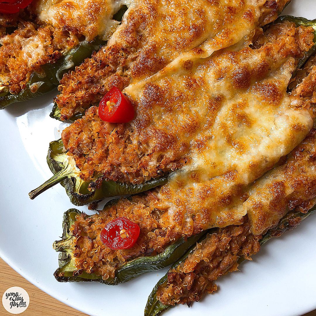 Pimientos rellenos de quinoa y atún Pimientos rellenos de quinoa y atún