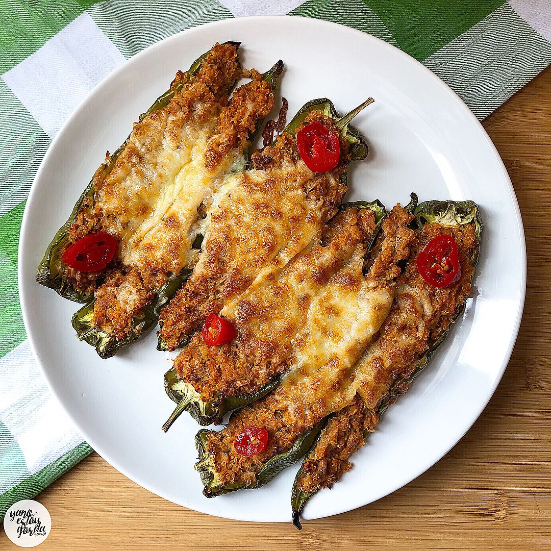Pimientos rellenos de quinoa y atún Pimientos rellenos de quinoa y atún