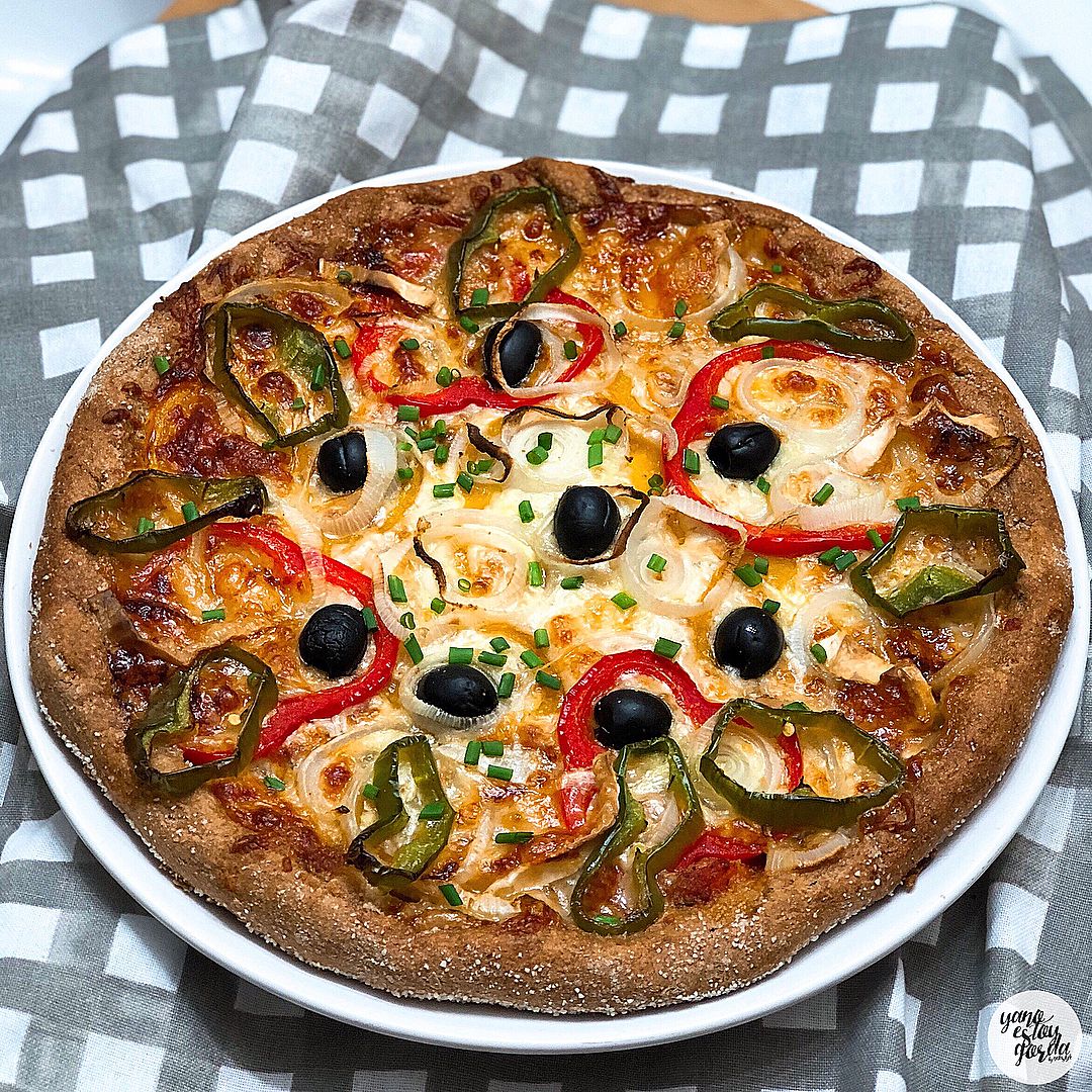 PIZZA DE ESPELTA INTEGRAL CASERA PIZZA DE ESPELTA INTEGRAL CASERA