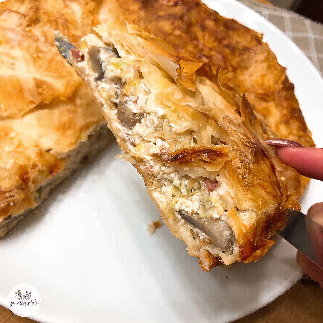 Pie de puerros con jamón y queso de cabra