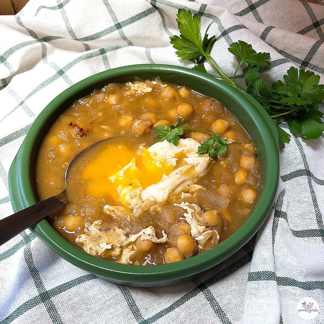 SOPA DE CEBOLLA Y GARBANZOS SOPA DE CEBOLLA Y GARBANZOS