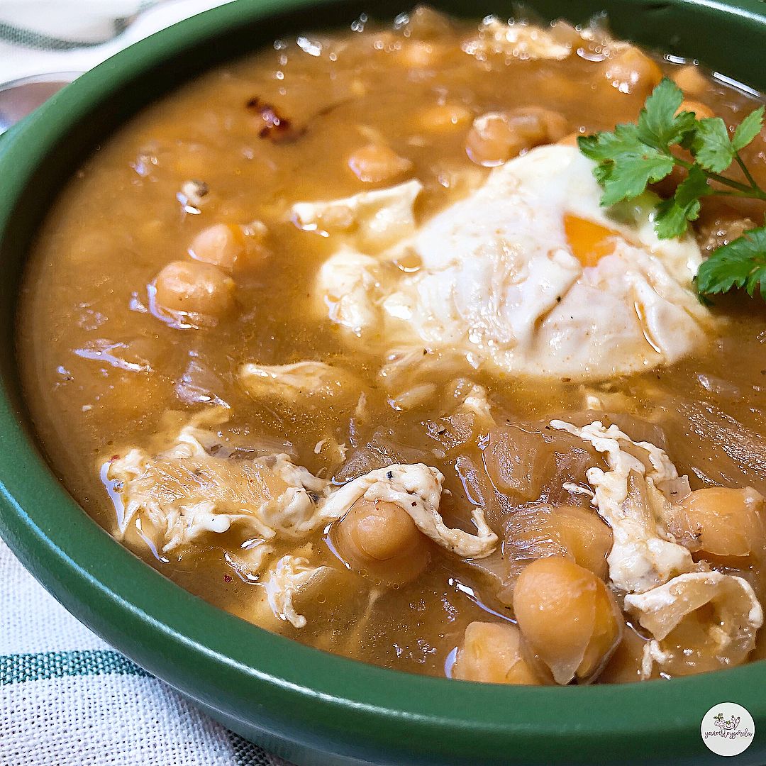 SOPA DE CEBOLLA Y GARBANZOS SOPA DE CEBOLLA Y GARBANZOS