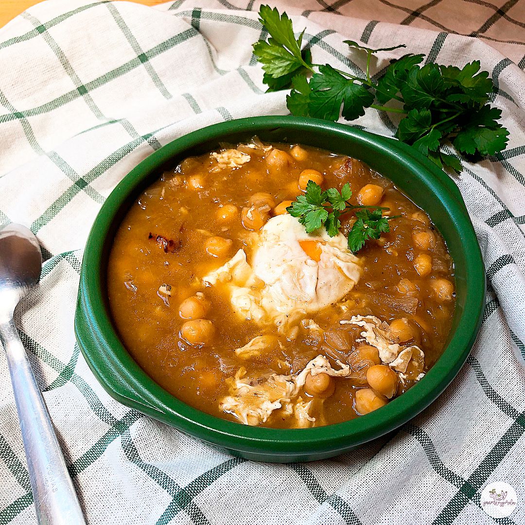 SOPA DE CEBOLLA Y GARBANZOS