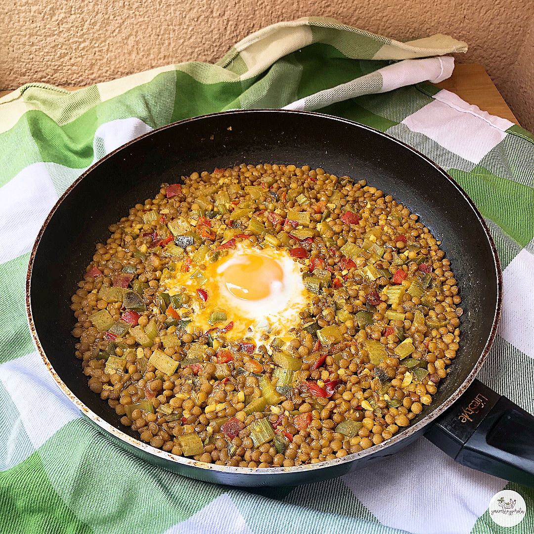 Lentejas al curry con huevo Lentejas al curry con huevo