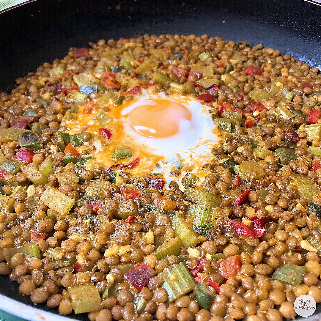 Lentejas al curry con huevo Lentejas al curry con huevo
