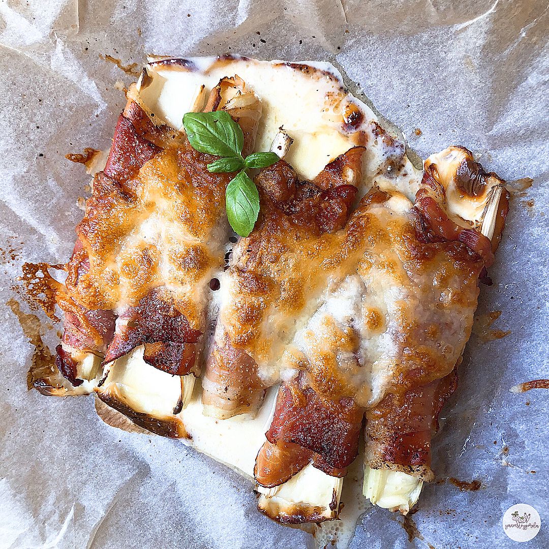 Apios rellenos con jamón y queso Apios rellenos con jamón y queso