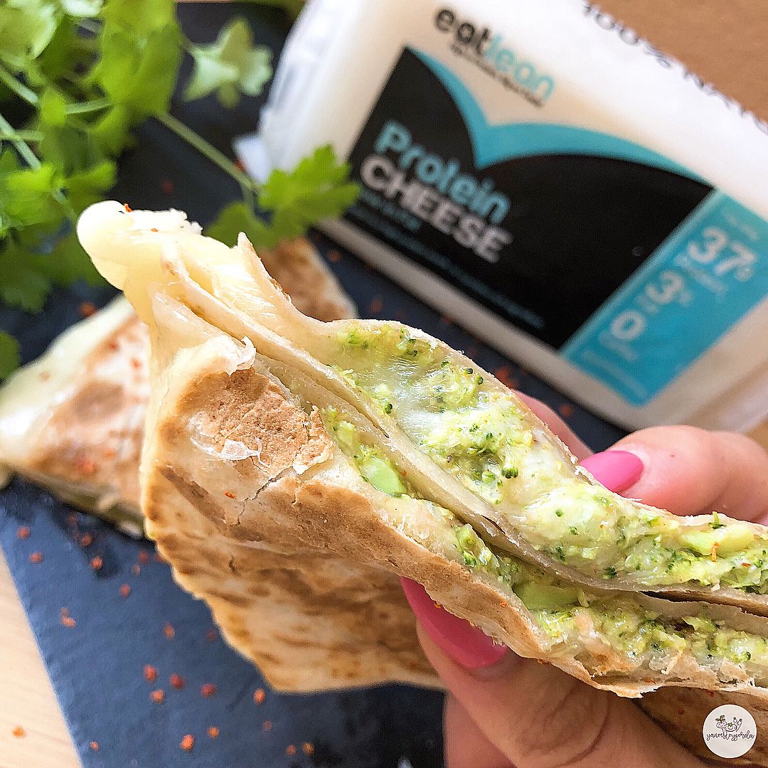 QUESADILLA DE QUINOA RELLENA DE BRÓCOLI Y QUESO