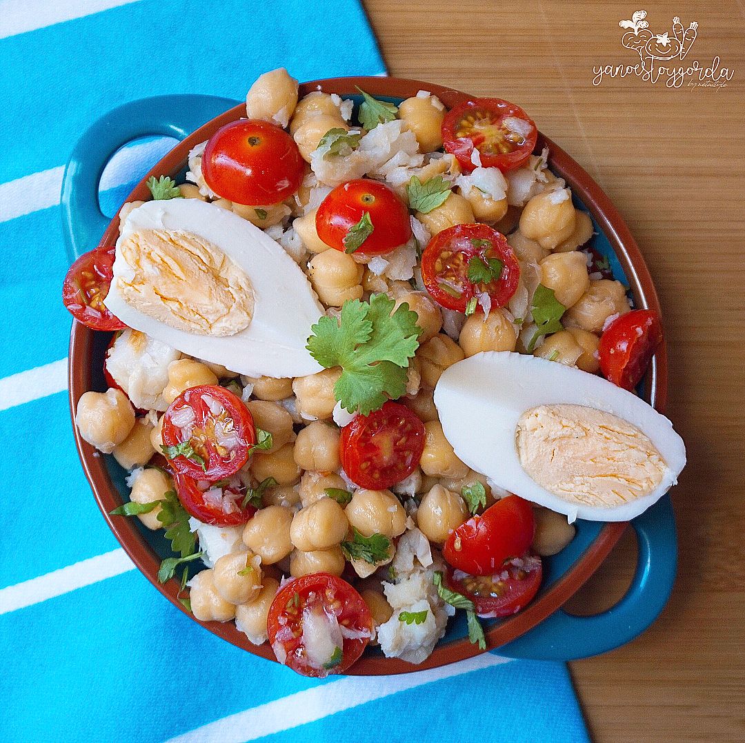ENSALADA DE GARBANZOS Y MERLUZA ENSALADA DE GARBANZOS Y MERLUZA