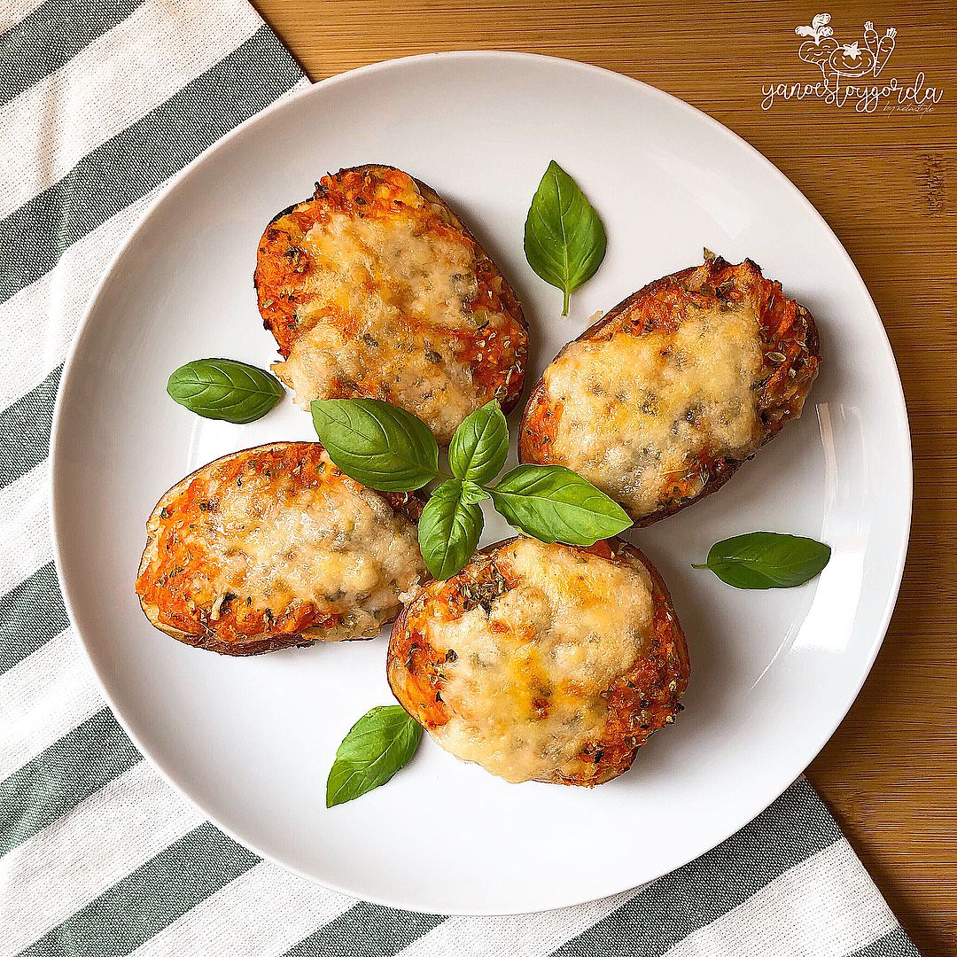 PATATAS RELLENAS A LO PIZZA Patatas rellenas “a lo pizza”