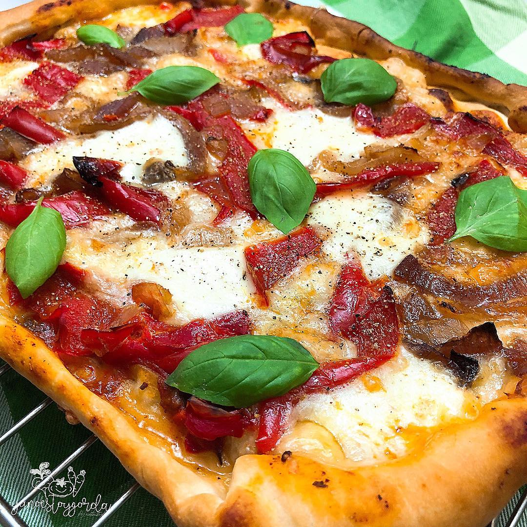 PIZZA INTEGRAL CON VERDURAS ASADAS PIZZA INTEGRAL CON VERDURAS ASADAS