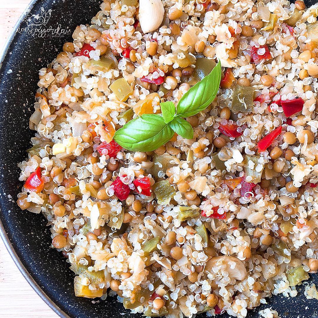 QUINOA CON LENTEJAS Y PIMIENTOS Quinoa con lentejas y pimientos