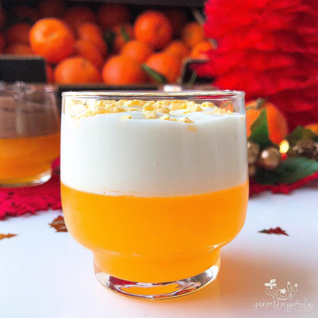 Vasitos de gelatina mandarina Vasitos de gelatina mandarina