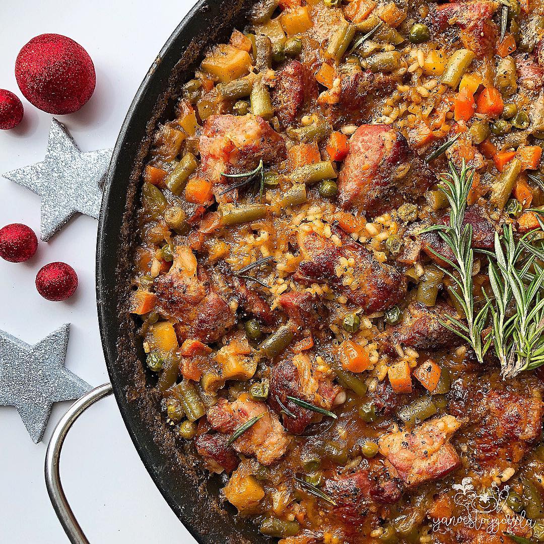 Arroz con costillas de cerdo y patatas Arroz con costillas de cerdo y patatas