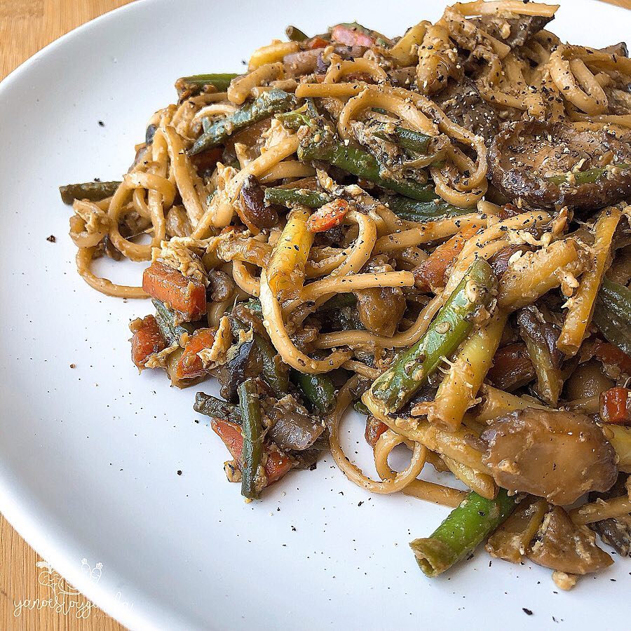 Fideos udon integrales con verduras Fideos udon integrales con verduras