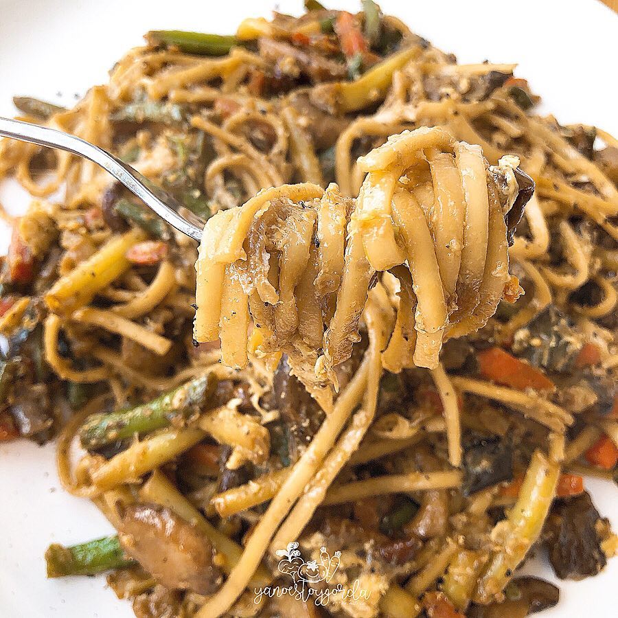 Fideos udon integrales con verduras Fideos udon integrales con verduras