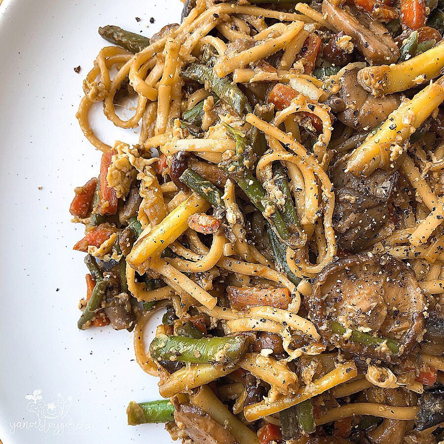 Fideos udon integrales con verduras Fideos udon integrales con verduras