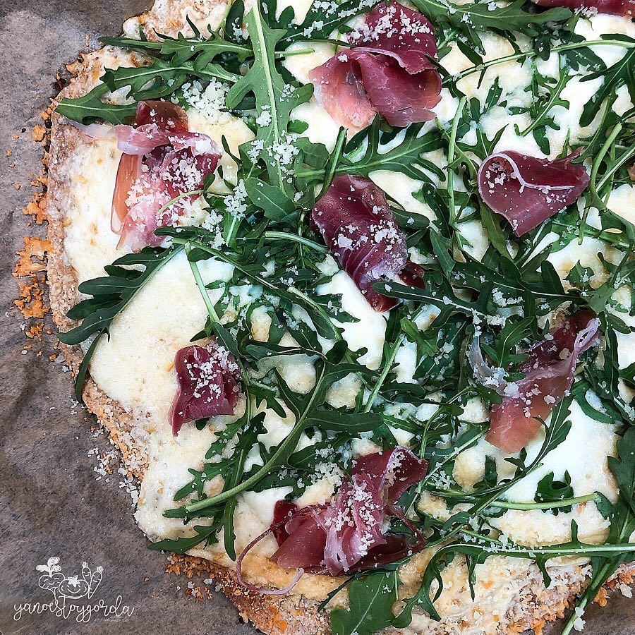 Pizza de espelta con rúcula y jamón Pizza de espelta con rúcula y jamón