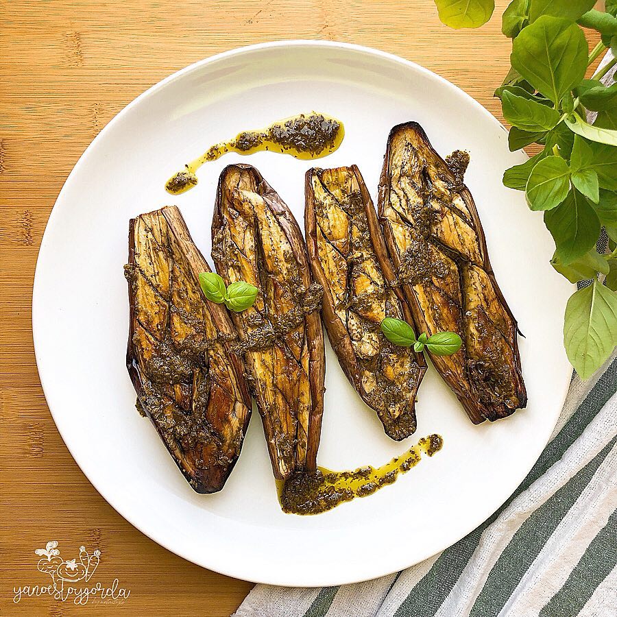 Berenjenas al pesto de anacardos Berenjenas al pesto de anacardos