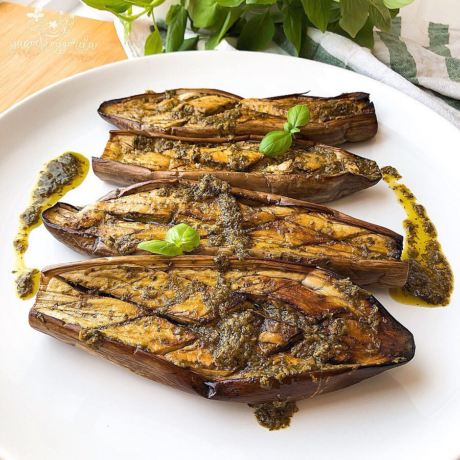 Berenjenas al pesto de anacardos Berenjenas al pesto de anacardos