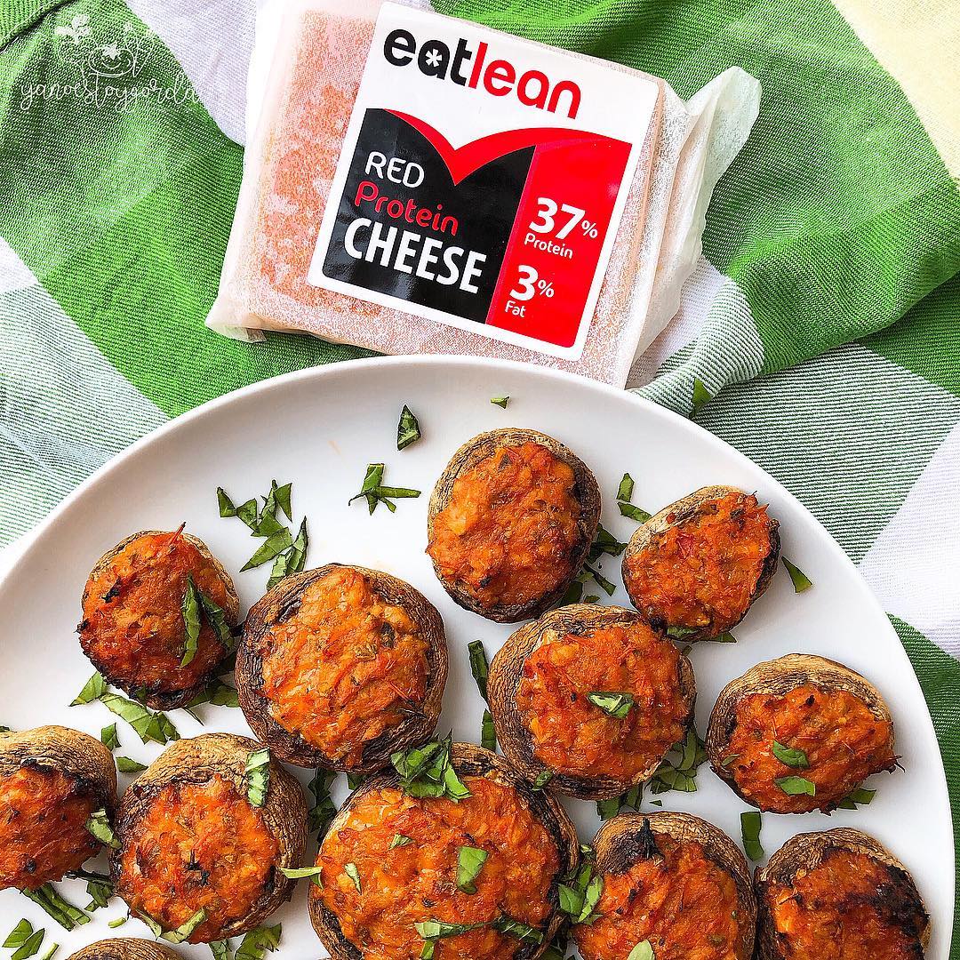 CHAMPIÑONES RELLENOS DE ATÚN Y TOMATE